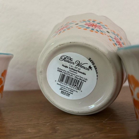 The Pioneer Woman Floral Ceramic Ramekins. Set of 4 - Picture 3 of 3